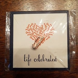 KEEP colletive Letter J